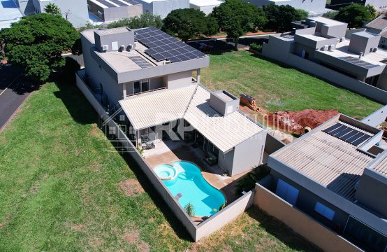 Casa Sobrado a Venda com Piscina 5 Suítes e Energia Solar no Condomínio Terra Vista em Mirassol SP