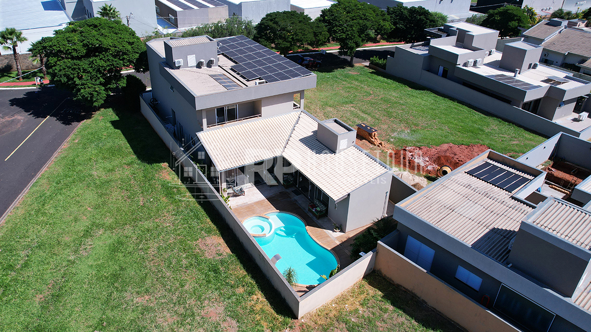 Casa Sobrado a Venda com Piscina 5 Suítes e Energia Solar no Condomínio Terra Vista em Mirassol SP